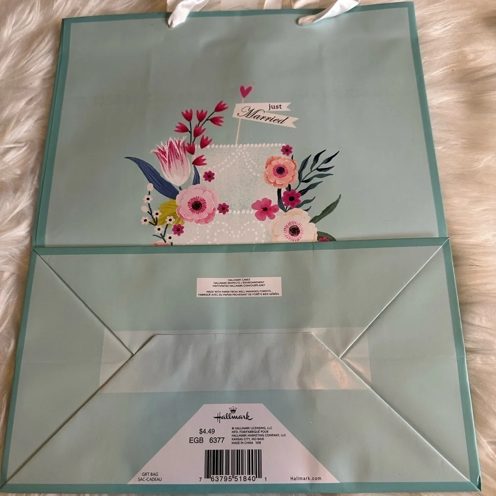 🩵5/$8 Floral Wedding Gift Bag with Ribbon